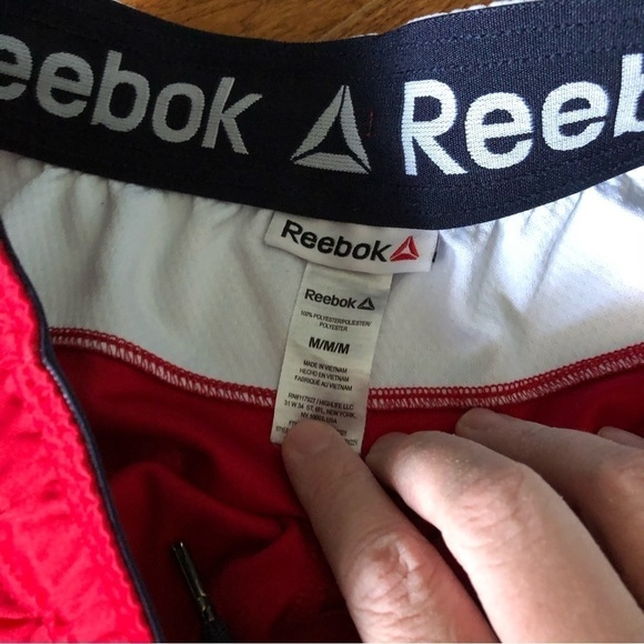 Reebok red athletic shorts in size M - Picture 4 of 4